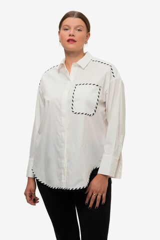 Studio Untold Blouse in White: front