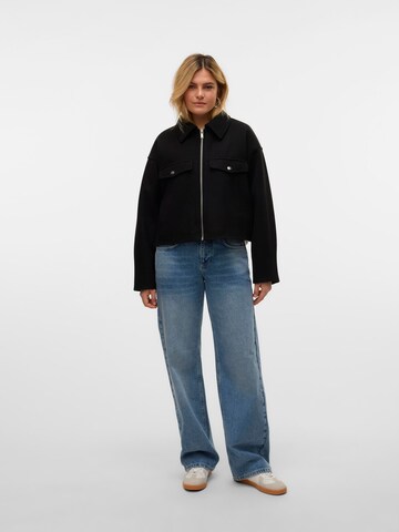 VERO MODA Overgangsjakke 'FORTUNEFREJ' i sort