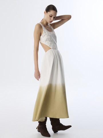 Robe Twist en beige