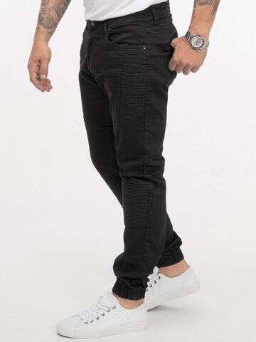 Rock Creek Tapered Jeans in Black