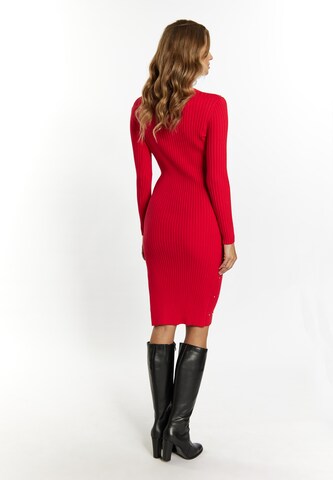 Abito in maglia di faina in rosso