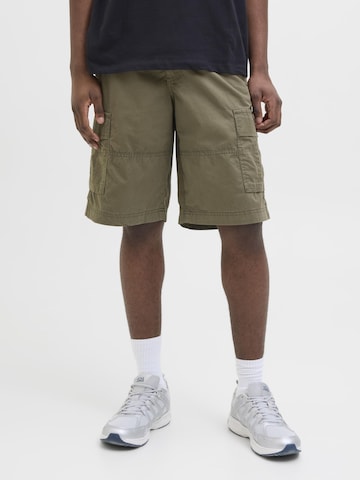 aprel Baggy Cargo trousers in Green: front