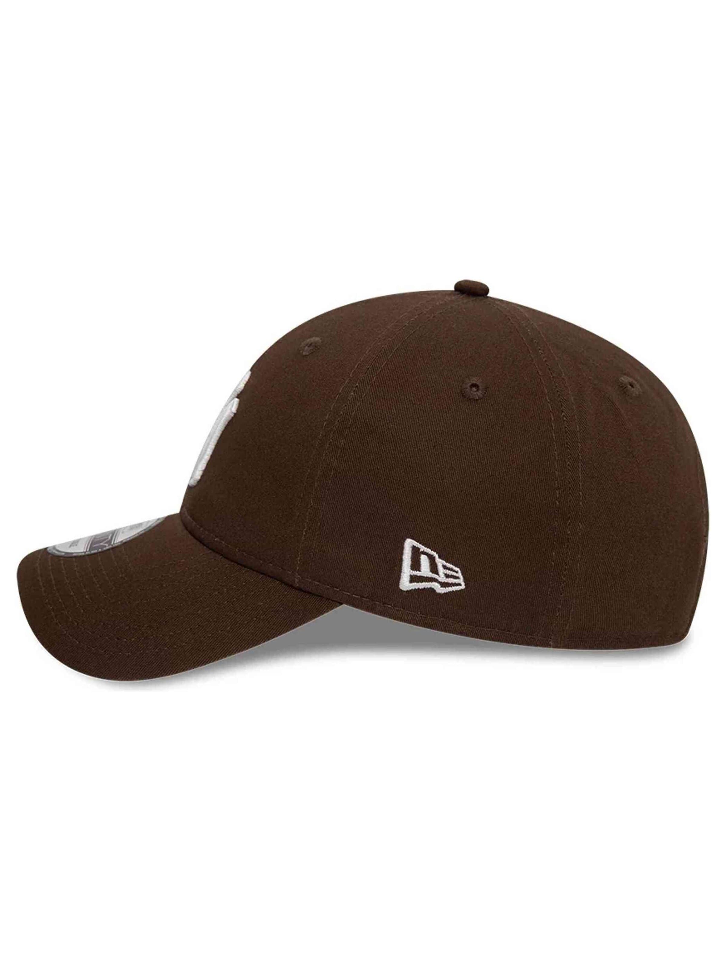 Cappello da baseball sportivo 'New York Yankees League Essential 9TWENTY' di NEW ERA in marrone