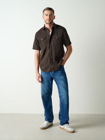 Regular fit Camicia di Next in marrone