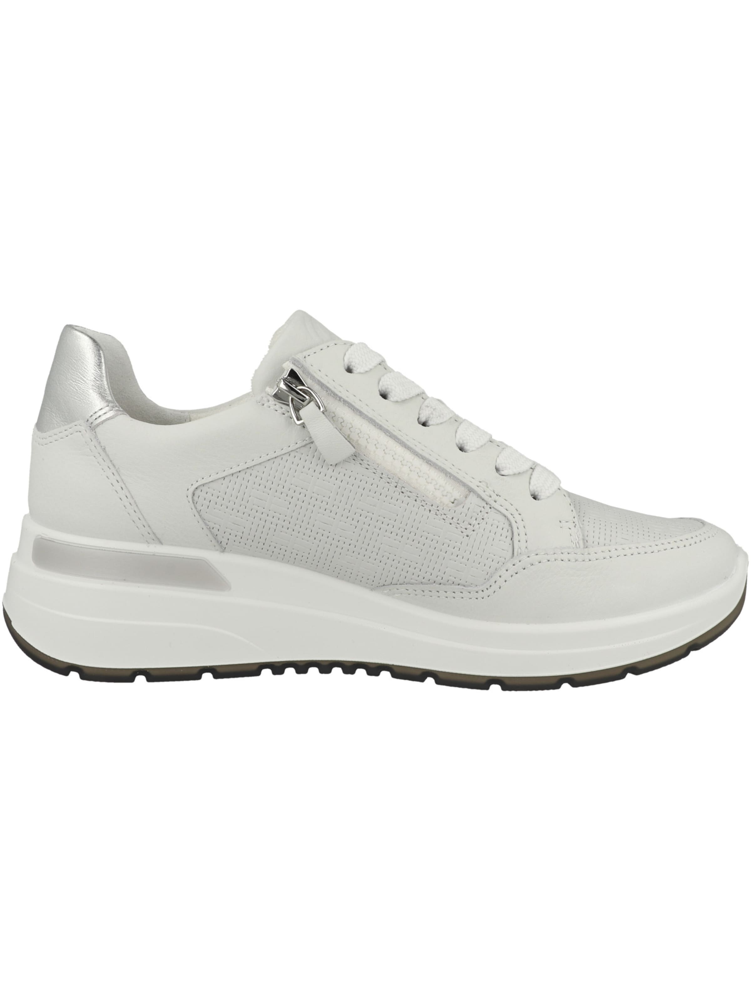 ARA Platform trainers 'Garda' in White