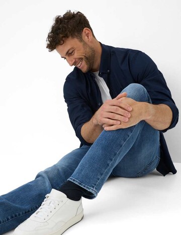 BRAX Regular Hose 'Chuck ' in Blau: Vorderseite