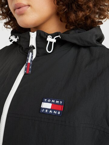 Tommy Jeans Curve Between-Season Jacket ' Chicago ' in Black