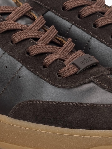 Estro Låg sneaker '09-3236' i brun