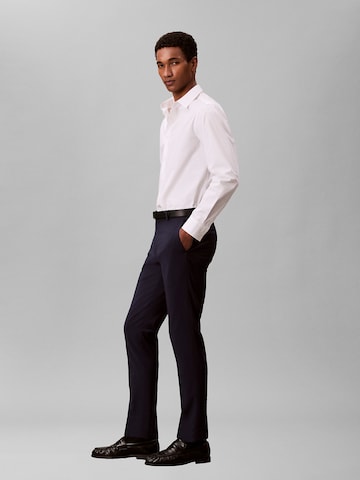 Calvin Klein Slimfit Bügelfaltenhose in Schwarz