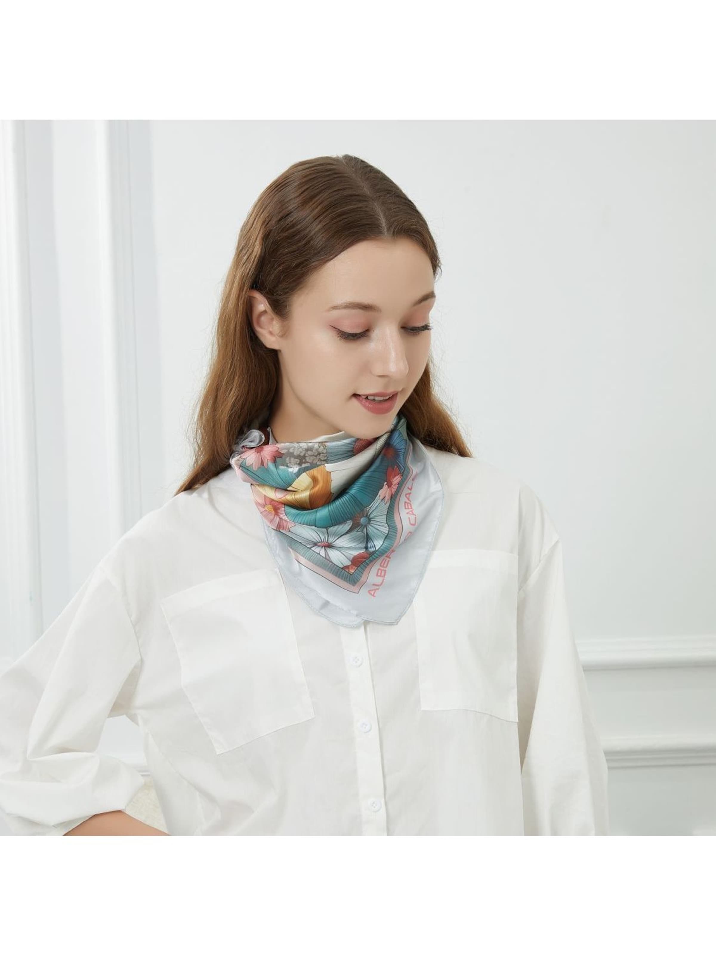 Sciarpa 'Minimalist Flowers Cléo' di alberto cabale in blu