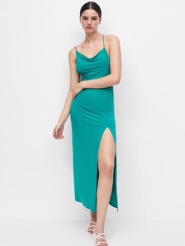 Robe de soirée Pull&Bear en vert : devant