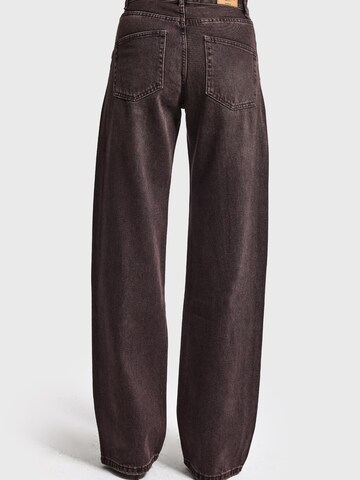 IT'S BASIC Loosefit Jeans 'SOFIA Loose High Rise Jeans' in Bruin