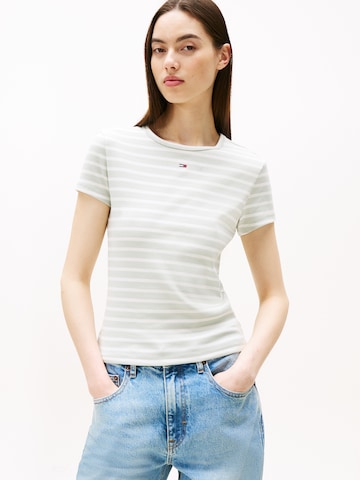 Tommy Jeans Тениска 'Essential' в зелено: отпред