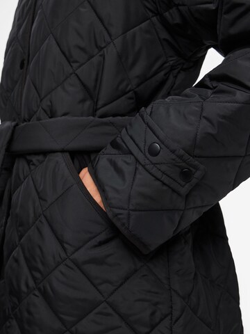 Giacca invernale di PIECES in nero