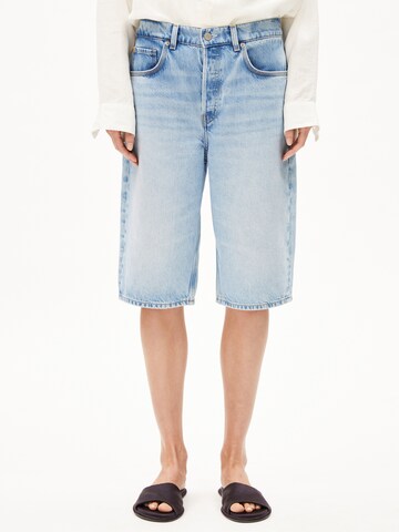 ARMEDANGELS Loosefit Broek 'Daany' in Blauw: voorkant