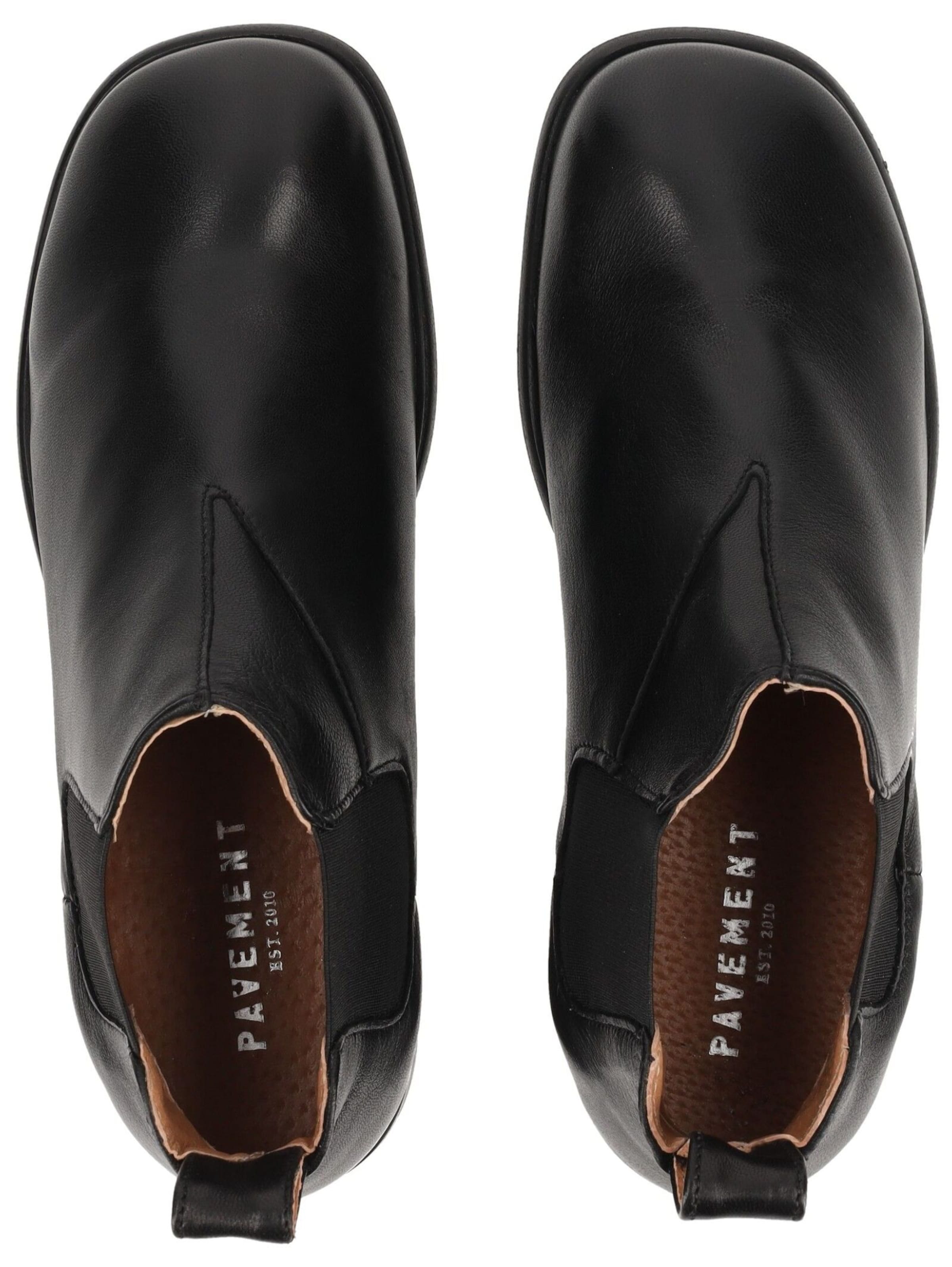 PAVEMENT Chelsea Boots in Black