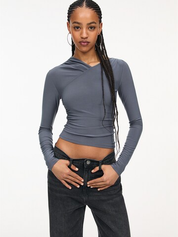 Pull&Bear Shirt in Blue: front