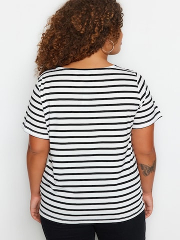 T-shirt Trendyol Curve en noir