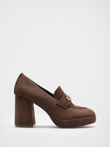 Lipsy Pumps met hoge voorkant in Bruin