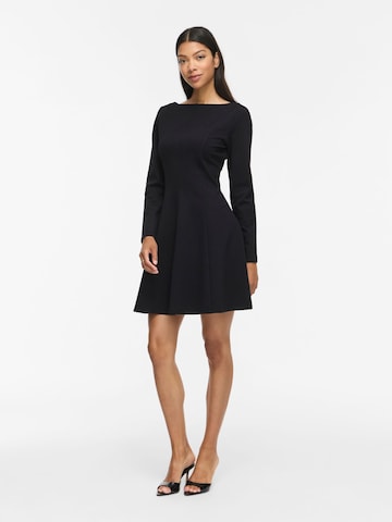 Rochie 'VISiba' de la VILA pe negru: față
