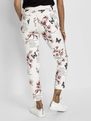 Regular Pantaloni de la bonprix pe alb