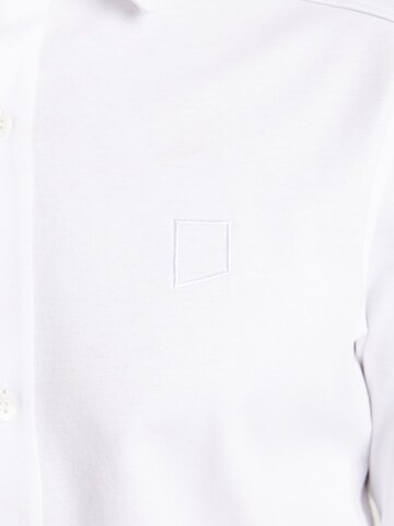 CHASIN' Slim fit Button Up Shirt 'Archer.L Sol' in White
