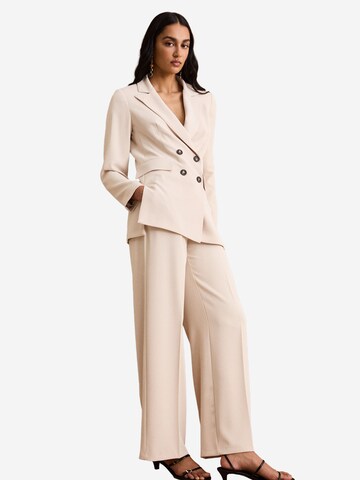 Il Lanificio Regular Pants in Beige: front