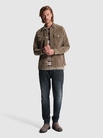 CAST IRON - Ajuste regular Camisa 'Velvet overshirt with garment-dye wash' en marrón
