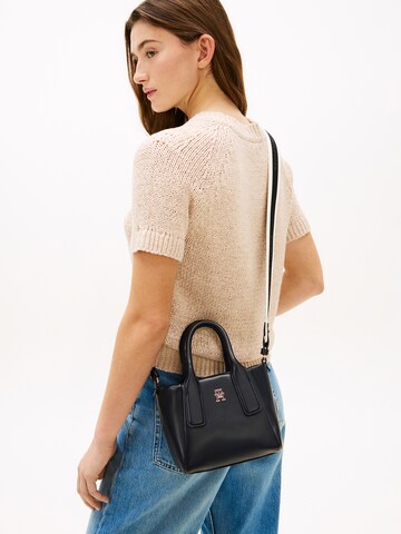 TOMMY HILFIGER Käsilaukku 'Essential' värissä musta