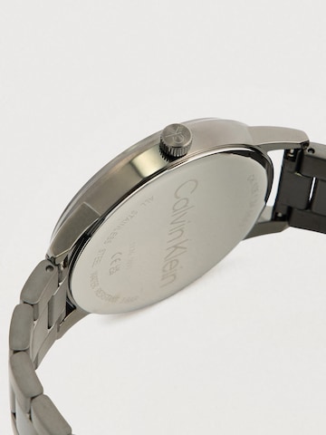Calvin Klein Аналогов часовник в сребърно