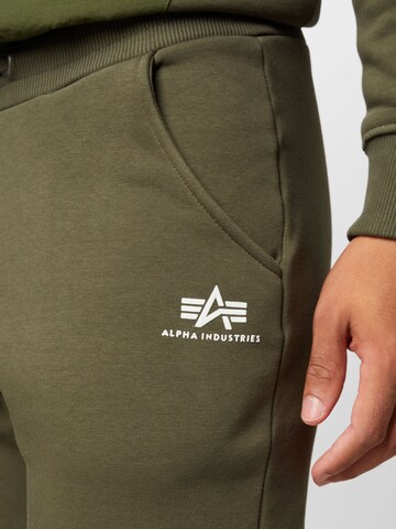 ALPHA INDUSTRIES Slimfit Broek in Groen