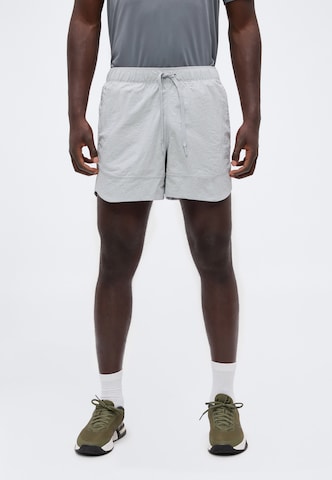 NIKE regular Sportsbukser i grå: forside