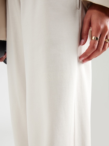 Wide leg Pantaloni di Karo Kauer in grigio