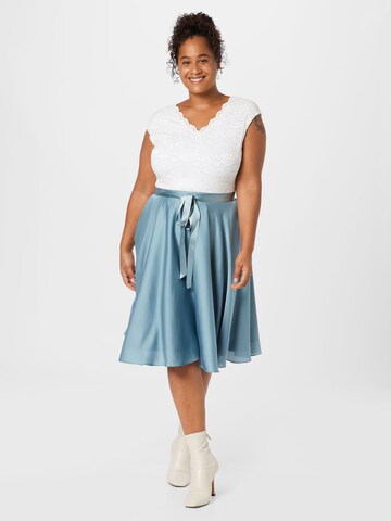 Robe de cocktail SWING Curve en bleu