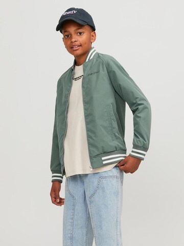 Jack & Jones Junior Tussenjas in Groen: voorkant