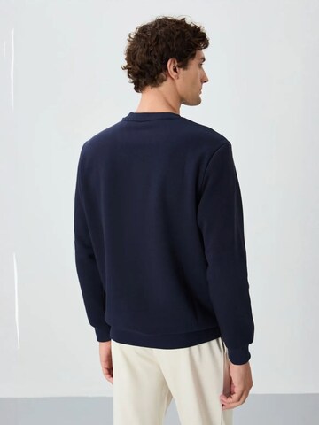 Tommy Life Sweatshirt in Blue