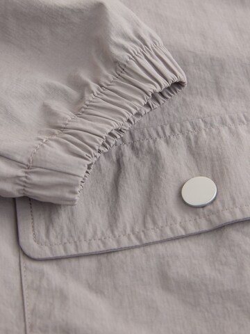 self. - Chaqueta de entretiempo en gris