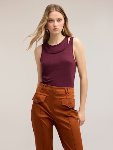 MOTIVI Shirt in Rood: voorkant