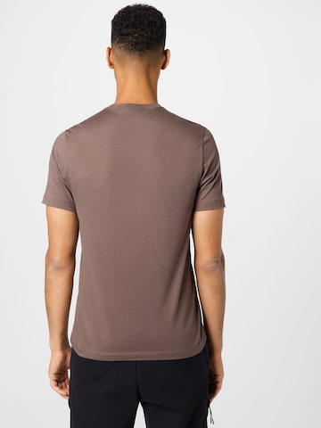 Coupe regular T-Shirt 'Club' Nike Sportswear en gris