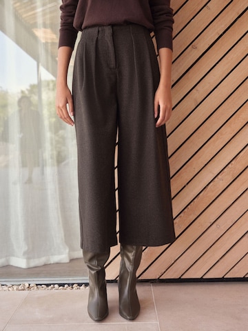 Wide Leg Pantalon à pince Next en marron : devant