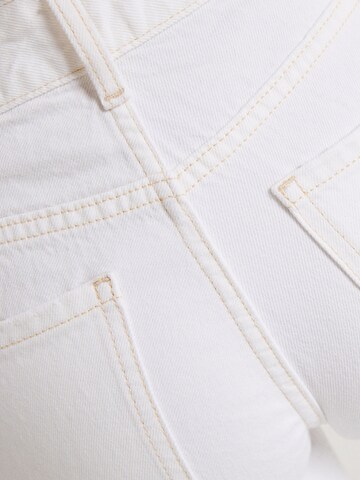 Wide leg Jeans de la Bershka pe alb