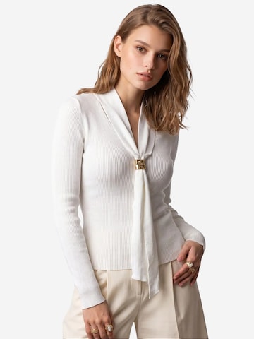 Pullover di MixRay in bianco