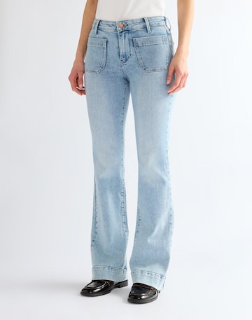 WRANGLER - Acampanado Vaquero 'FLARE' en azul: frente