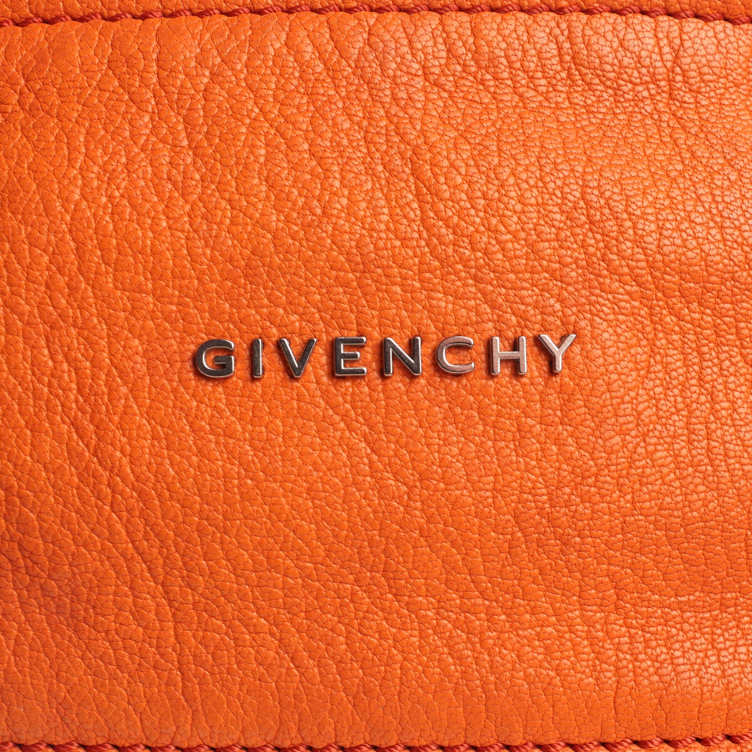 Givenchy Bag in One size in Orange