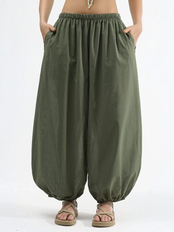 Barrel Pantalon harem Busem en vert : devant