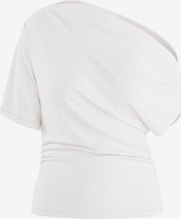 HYPEDROP Top in White: front