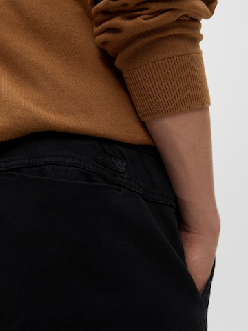 Pull&Bear Tapered Broek in Zwart