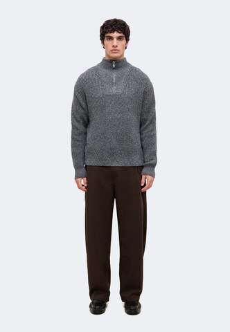 Abercrombie & Fitch Sweater in Grey