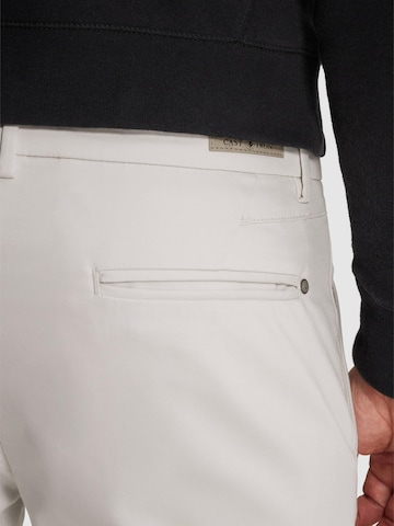 CAST IRON Slimfit Chinobyxa i beige