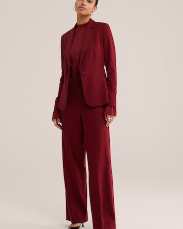 WE Fashion - Perna larga Calças com vincos em vermelho
